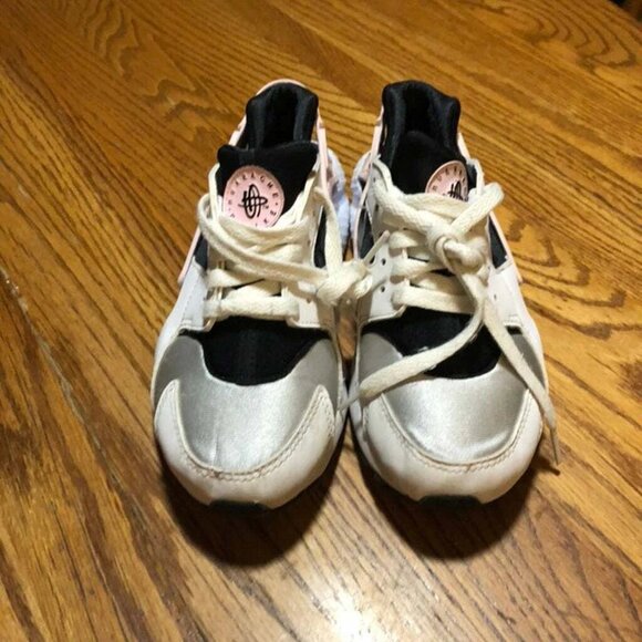 Nike Air Huarache Run GS Pink Foam White Black 654275-115 sz 5Y - Picture 3 of 6